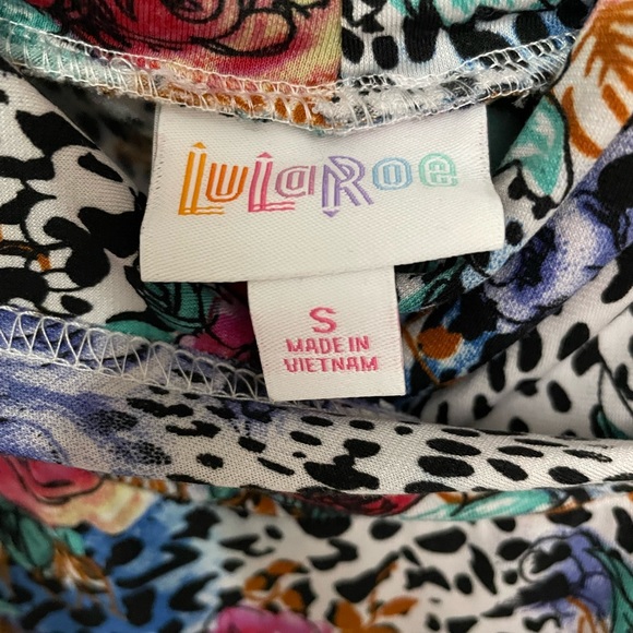 LuLaRoe Amber, new without tags, size small - Picture 2 of 3